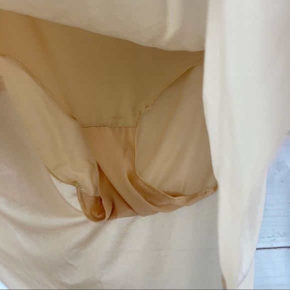 Assets by Spanx slip shape skirt - Picture 2 of 4